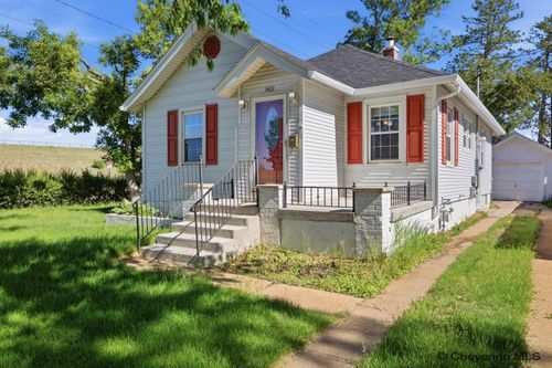 1422 W 32nd St, Cheyenne, WY, 82001 | Card Image