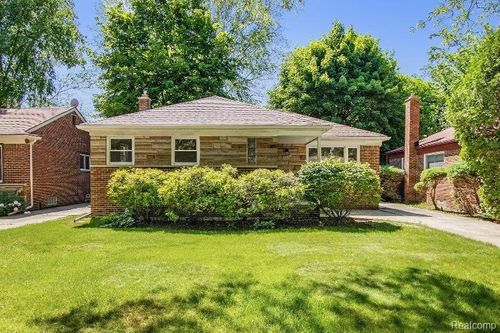 21905 Sussex St, Oak Park, MI, 48237-3511 | Card Image