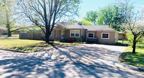6742 6th St, Tulsa, OK, 74112-4404 | Card Image