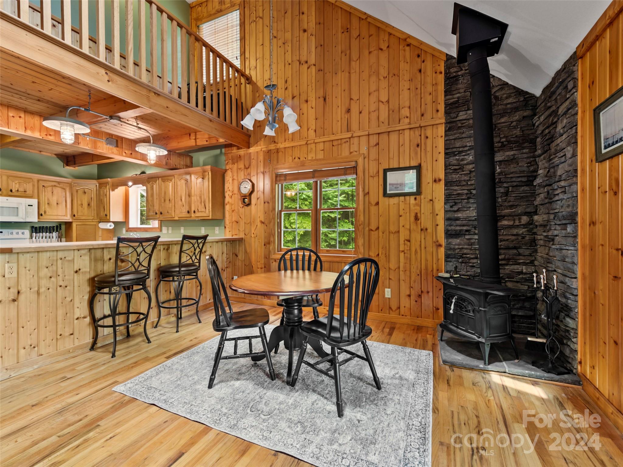 Indian Ridge Trl, Hendersonville, NC 28739