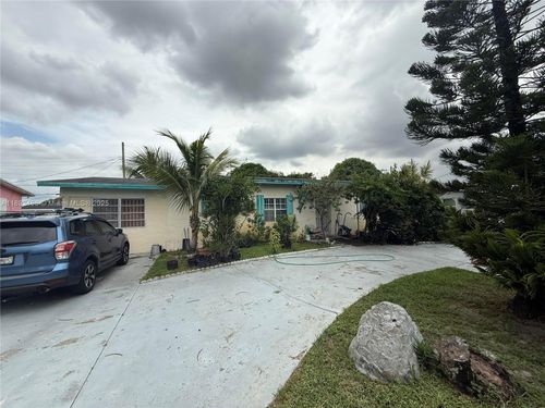17201 Nw 42nd Ave, Miami Gardens, FL, 33055-4410 | Card Image