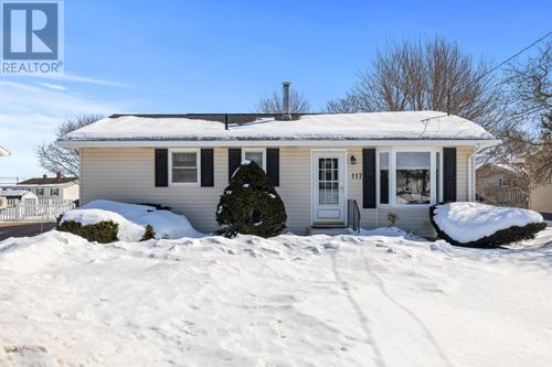 117 Parkwood Cres, Charlottetown, PE, C1A7A4 | Card Image