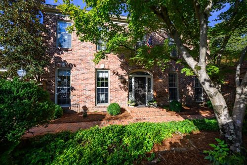619 Woodleigh Dr, Nashville, TN, 37215-1126 | Card Image