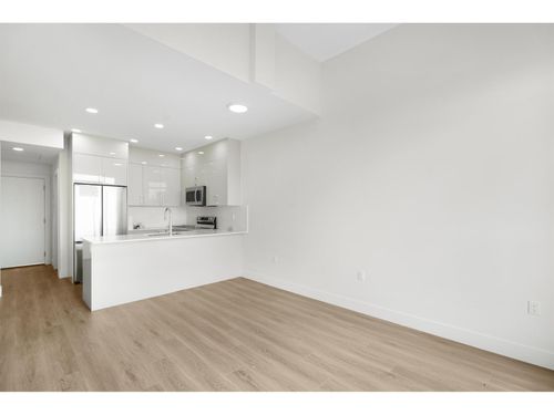 609-15739 Fraser Highway, Surrey, BC, V4N6Y4 | Card Image
