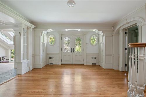 835 Channel Rd, Woodmere, NY, 11598-1827 | Card Image