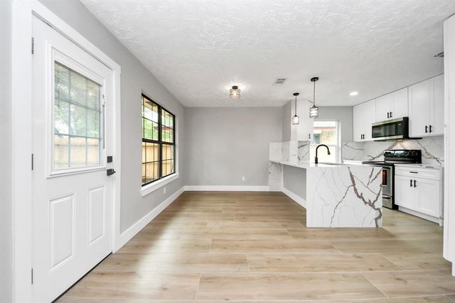 Kitchen/Dining | Image 11