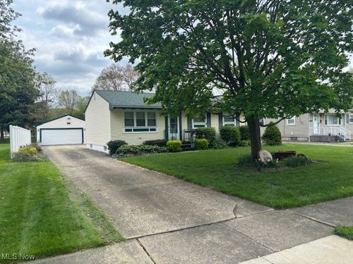 1521 Difford Dr, Niles, OH, 44446-2831 | Card Image