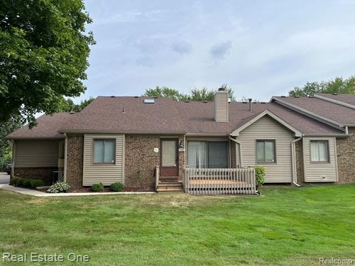 7943 Woodingham, West Bloomfield, MI, 48322-2618 | Card Image