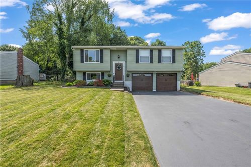 27 Reddick Ln, Rochester, NY, 14624-1916 | Card Image