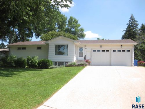 510 Sunset Dr, Dell Rapids, SD, 57022-1506 | Card Image