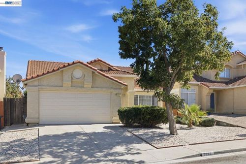 2222 Woodhill Dr, Pittsburg, CA, 94565-7322 | Card Image