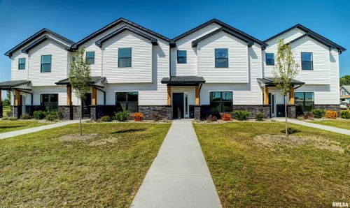 1006 S 4th St, Clinton, IA, 52732-5725 | Card Image