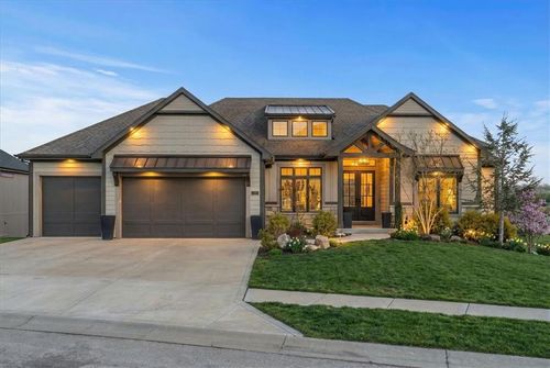 1317 Granton Ln, Raymore, MO, 64083-7122 | Card Image