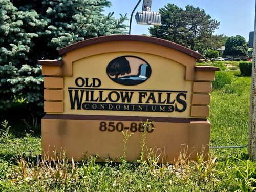 259-870 E Old Willow Rd, Prospect Heights, IL, 60070-2134 | Card Image