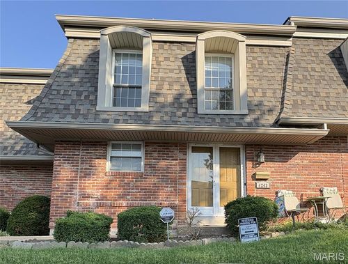 4243 Forest De Ville Dr, Oakville, MO, 63129-1805 | Card Image