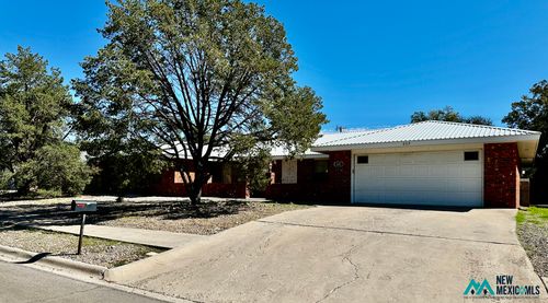 605 Estrellita Dr, Roswell, NM, 88201-1318 | Card Image