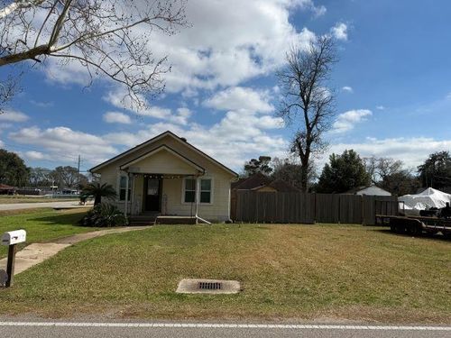 2401 8th St, Port Neches, TX, 77651-4535 | Card Image