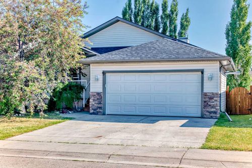 412 Highland Close, Strathmore, AB, T1P1V4 | Card Image