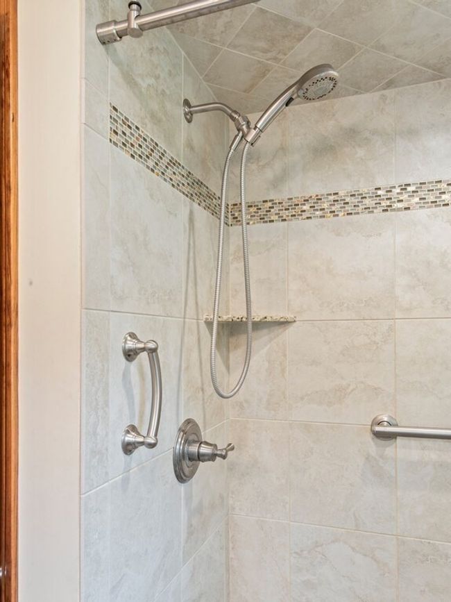 32 Westview Dr, House other with 3 bedrooms, 2 bathrooms and 6 parking in Sutton MA | Image 23