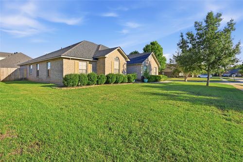 2302 Tallgrass Circle, Bossier City, LA, 71111 | Card Image