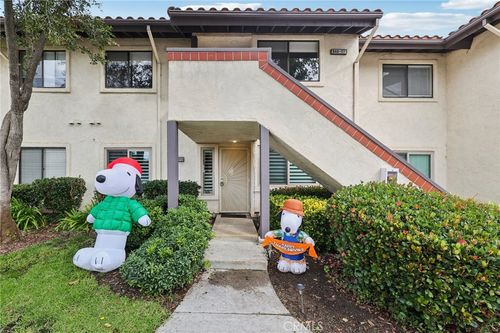 944 Lupine Hills Dr, Vista, CA, 92081-5364 | Card Image