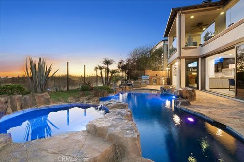 4682 Oceanridge Dr, Huntington Beach, CA, 92649-6425 | Card Image