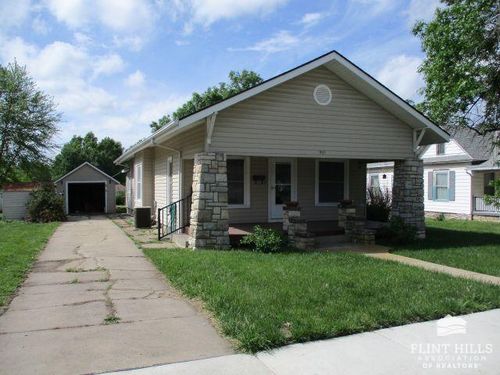 921 E Main Street, Council Grove, KS, 66846 | Card Image