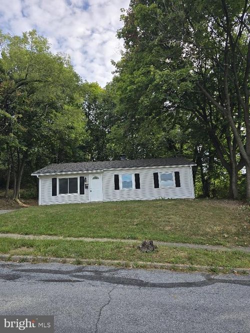 1070 Lakewood Dr, Harrisburg, PA, 17109-5315 | Card Image