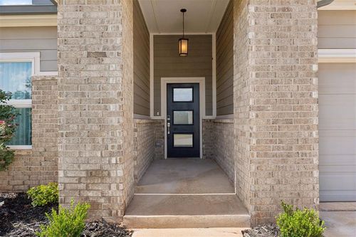 613 Nw 182nd St, Edmond, OK, 73012-4582 | Card Image
