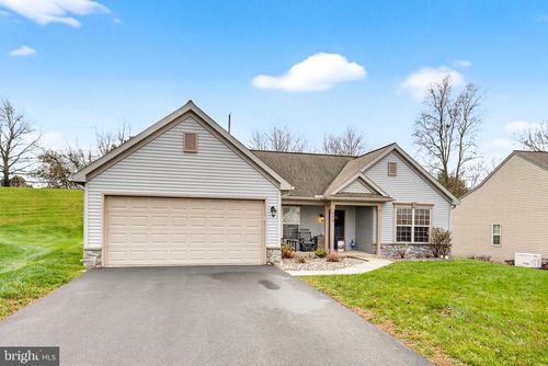 926 Sweetbay Ln, LEBANON, PA, 17046-6902 | Card Image