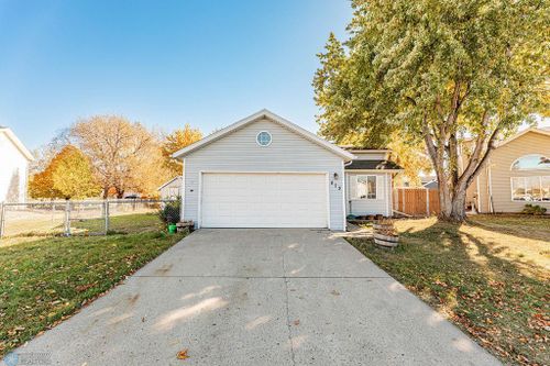 873 Elmwood Place, West Fargo, ND, 58078 | Card Image