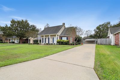 25889 Regency Ave, House other with 3 bedrooms, 2 bathrooms and null parking in Denham Springs LA | Image 3