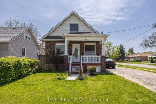 241 Annis St, Oshawa, ON, L1H3P8 | Card Image