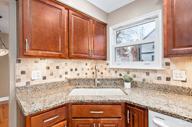 572 Green Bay Ct, Home with 4 bedrooms, 3 bathrooms and null parking in Lake Zurich IL | Image 12