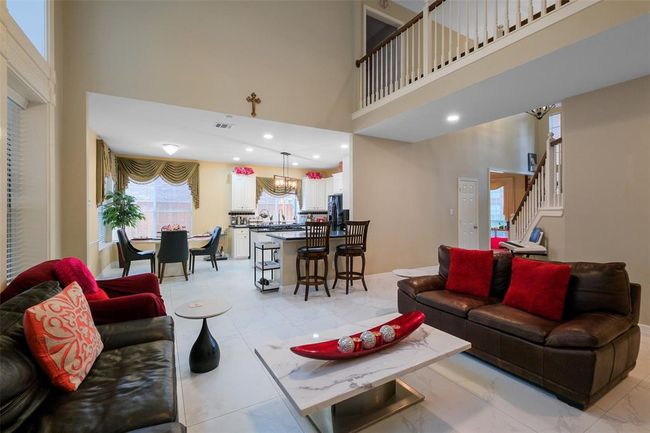 12427 Shadycrest Dr, House other with 5 bedrooms, 4 bathrooms and 2 parking in Houston TX | Image 5