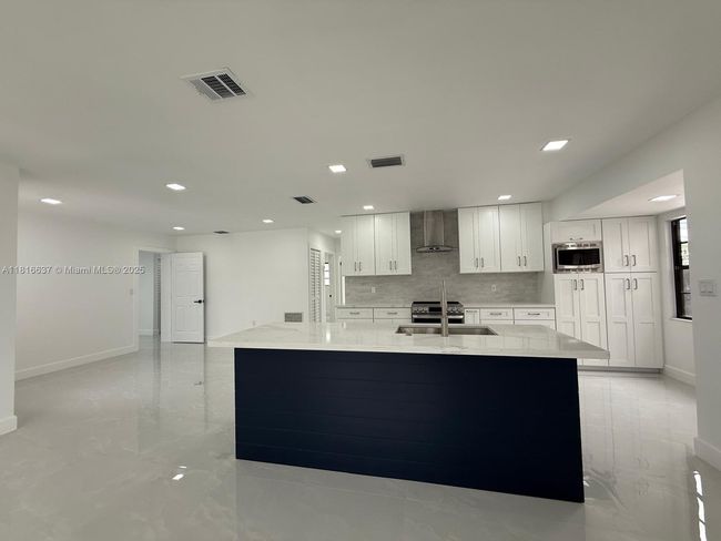 4314 Sw 97 Th Ct, House other with 5 bedrooms, 2 bathrooms and null parking in Miami FL | Image 12