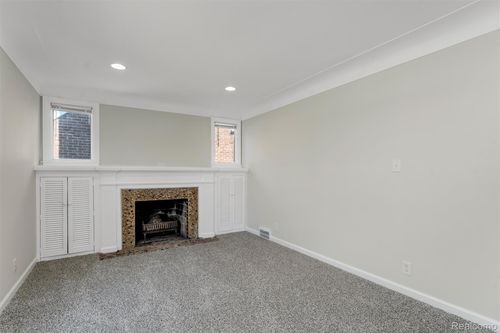 19168 Berden, Detroit, MI, 48236 | Card Image