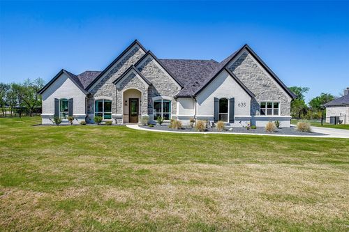 635 Winkler Way, Springtown, TX, 76082-2564 | Card Image
