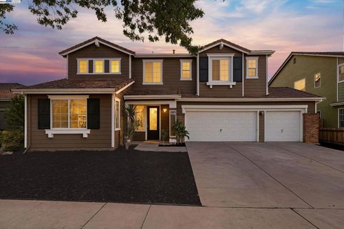 775 Sweetwood Ln, Patterson, CA, 95363-9274 | Card Image