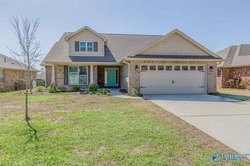 6812 Wintercrest Way Se, Owens Cross Roads, AL, 35763-8818 | Card Image