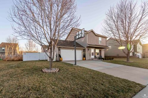 8886 Elderberry Run, Manhattan, KS, 66502-1405 | Card Image