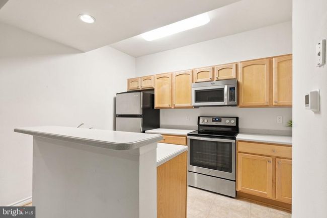 APT-1103 - 12160 Penderview Ter, Condo with 2 bedrooms, 1 bathrooms and null parking in FAIRFAX VA | Image 9