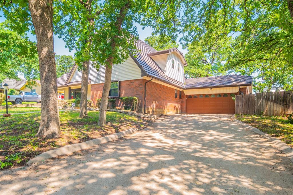 Brestol Ct, Bedford, TX 76021