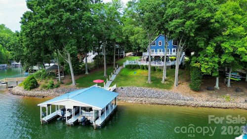 8470 Marina Ln, Catawba, NC, 28609-8831 | Card Image