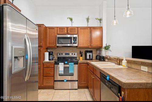 204-2016 E River Rd, Tucson, AZ, 85718-1538 | Card Image