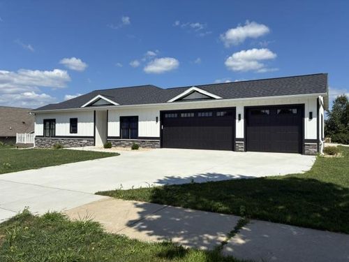 217 Dale Dr, Lodi, WI, 53555-9766 | Card Image