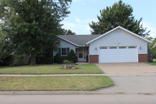 615 W Avenue A, McPherson, KS, 67460-5203 | Card Image