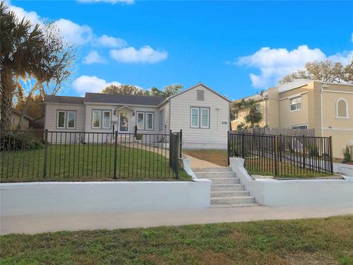 425 N Oleander Ave, Daytona Beach, FL, 32118-4033 | Card Image