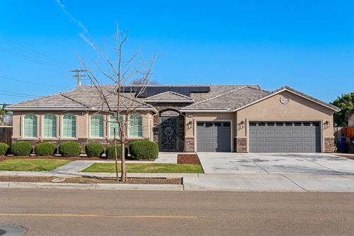 1684 W Berkshire Ln, Hanford, CA, 93230-7929 | Card Image