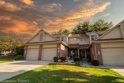 7180 Magnolia Lane, Condo with 2 bedrooms, 3 bathrooms and null parking in Waterford Twp MI | Image 1